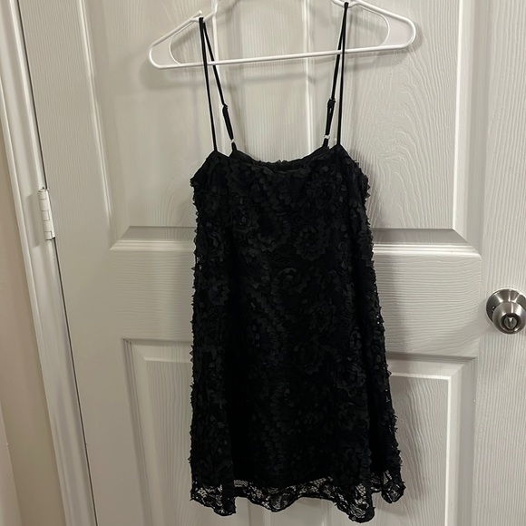 Lulus Dresses & Skirts - Lulus lace ruffle floral black mini dress